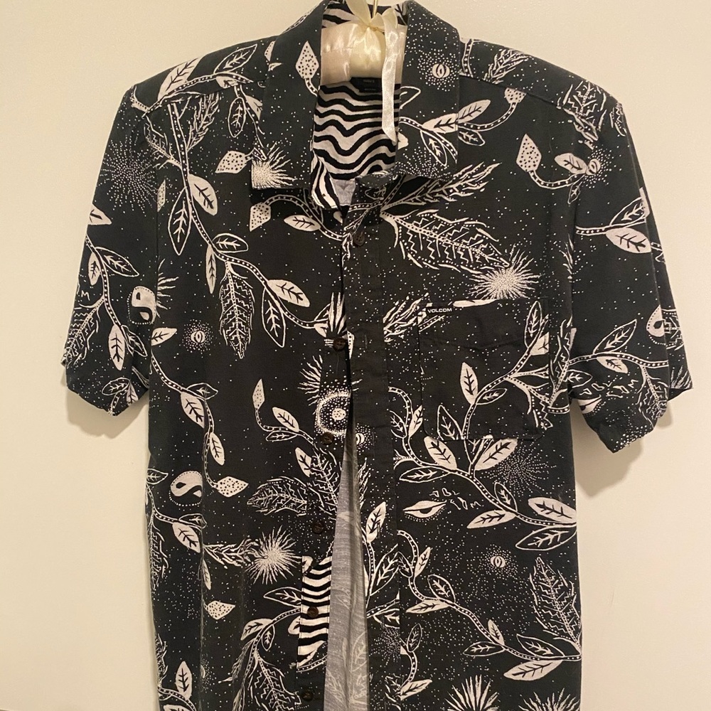 Volcom dress shirt